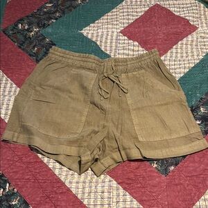 Universal Threads Shorts